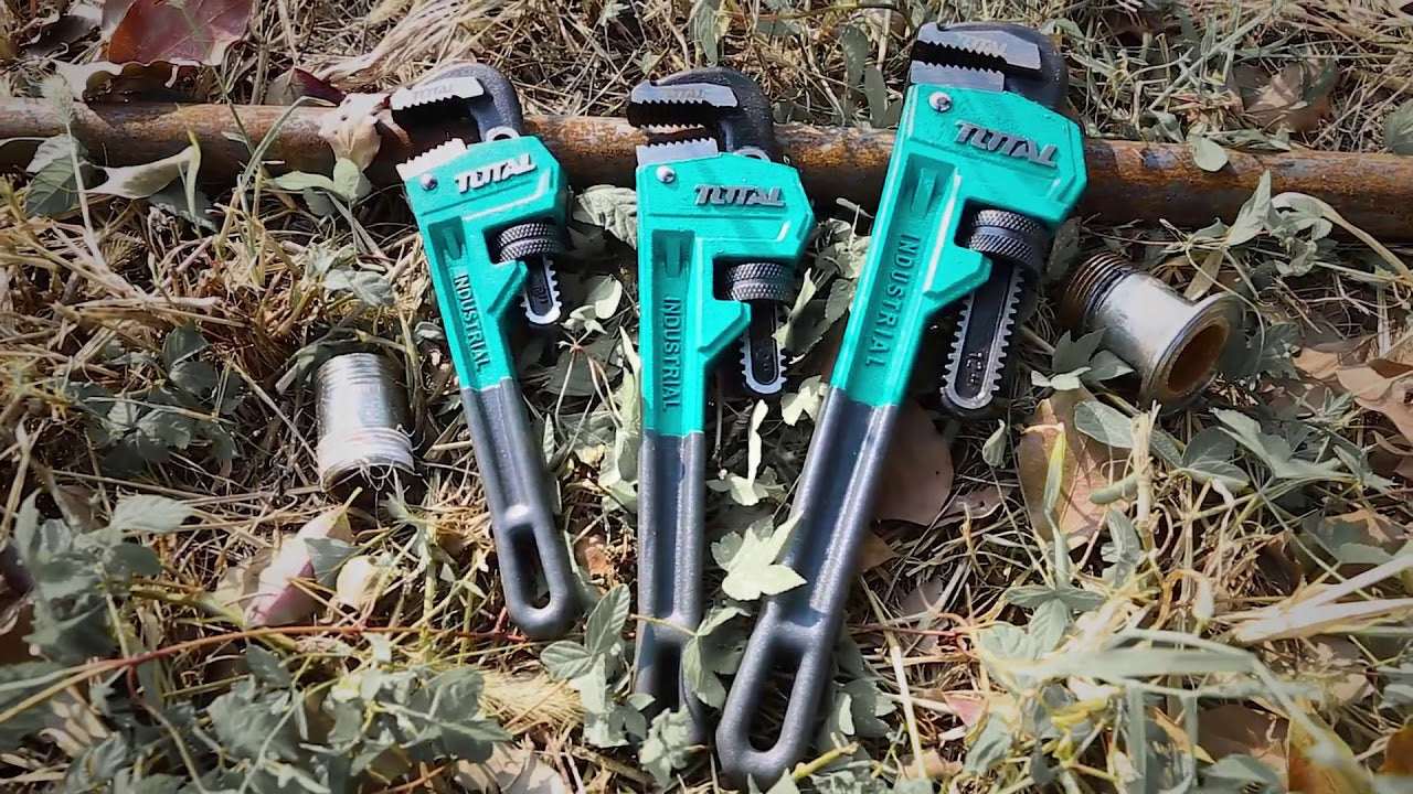 مفتاح مواسير توتال