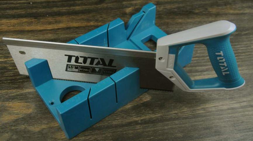 منشار سراقة 12" مع قاعدة - توتال