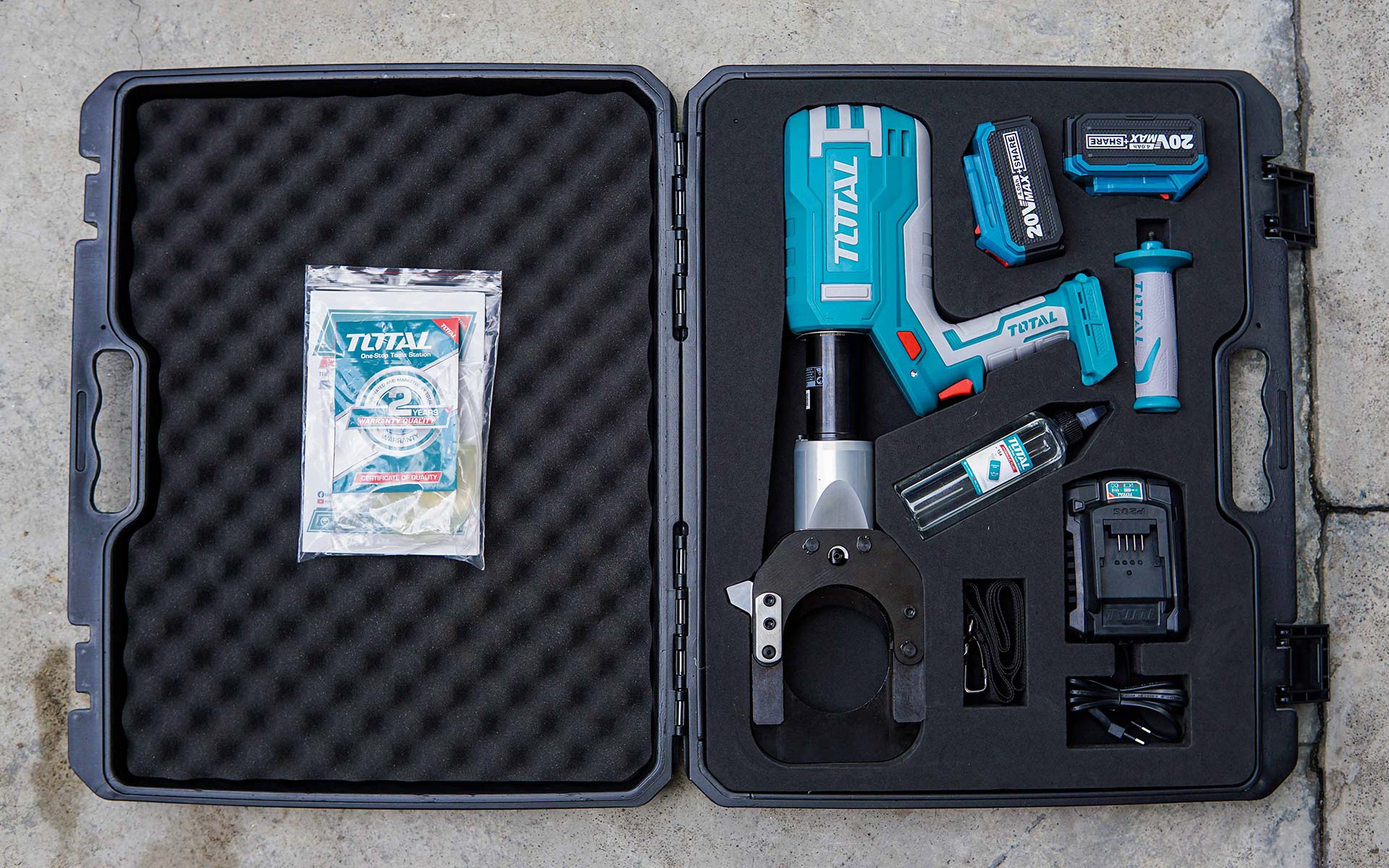 مقص كيبل هيدروليك شحن مع 2 بطارية 4 امبير وشاحن من Total