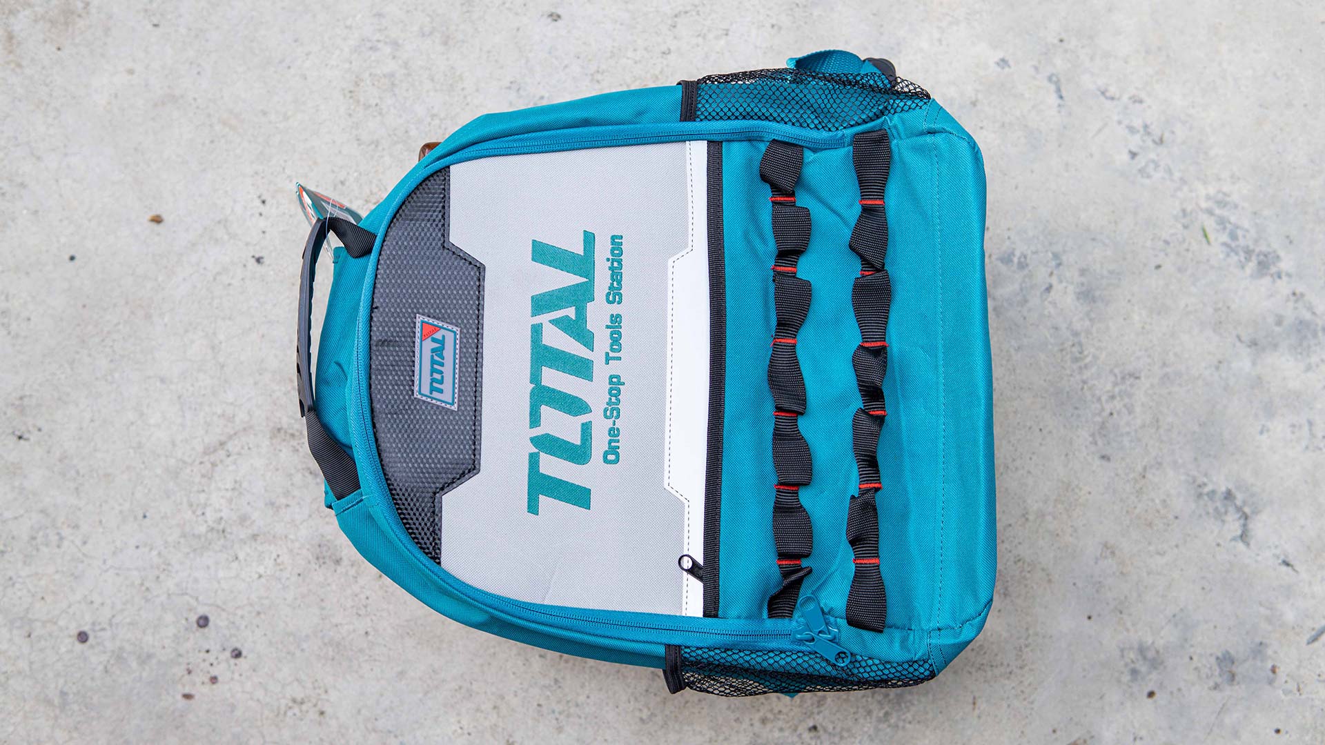 شنطة عدة ظهر فارغة من Total