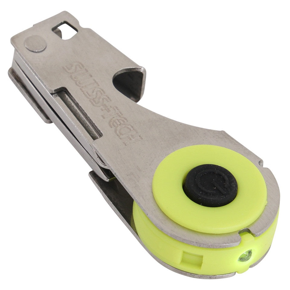 ميدالية مفاتيح متعددة الوظائف مع كشاف وفتاحة زجاجات – Swiss+Tech ST60392W | Swiss+Tech Key Light Driver with Bottle Opener ST60392W