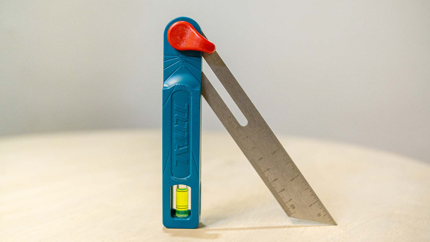 زاوية علام متحركة مع ميزان ماء 7" من Total