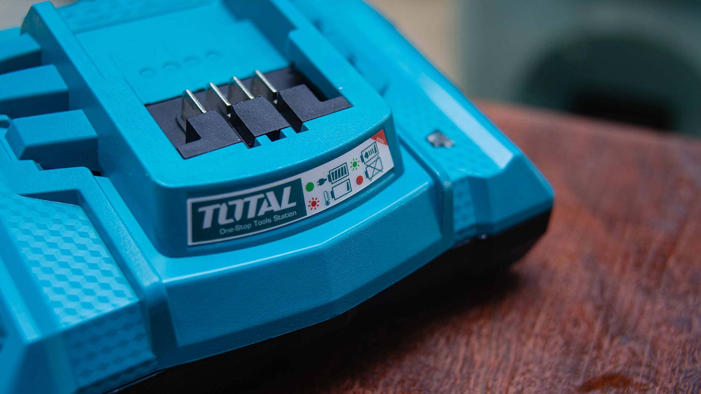 شاحن 20 فولت سريع من Total