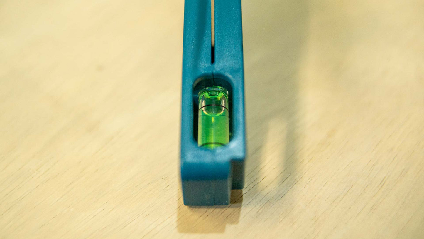 زاوية علام متحركة مع ميزان ماء 7" من Total