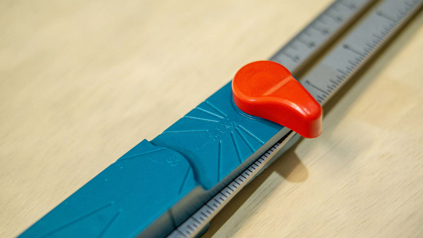 زاوية علام متحركة مع ميزان ماء من Total