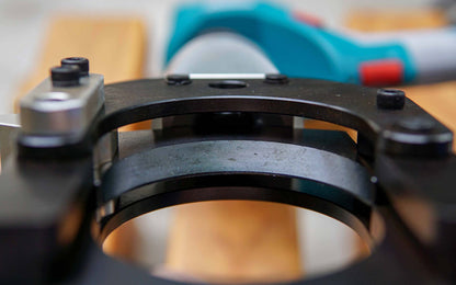 مقص كيبل هيدروليك شحن مع 2 بطارية 4 امبير وشاحن من Total