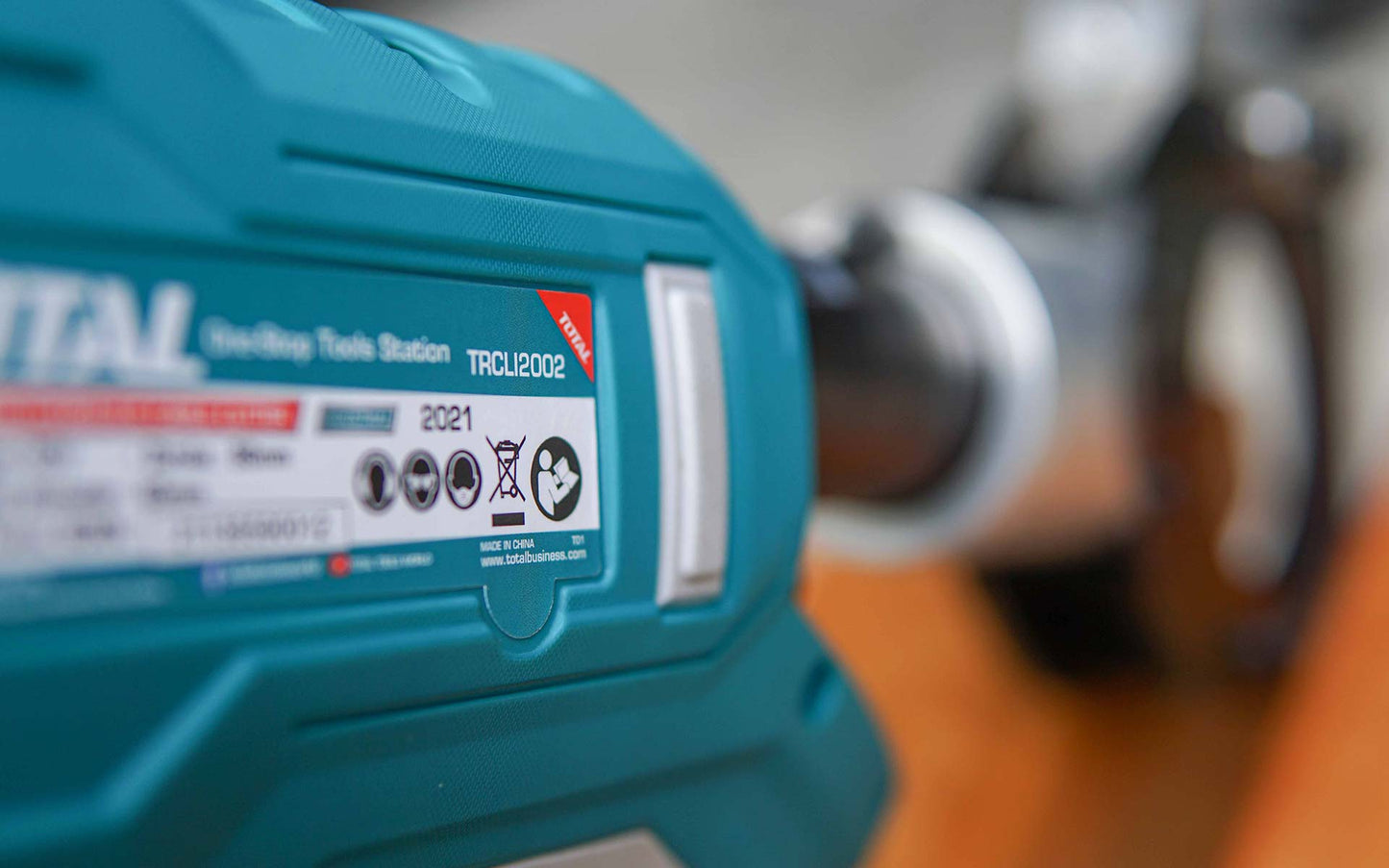 مقص كيبل هيدروليك شحن مع 2 بطارية 4 امبير وشاحن من Total