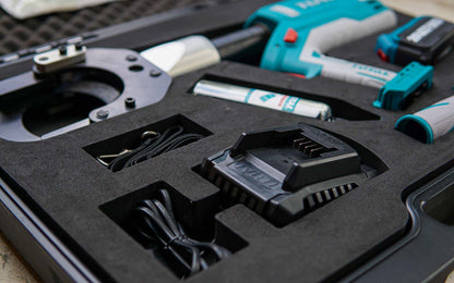 مقص كيبل هيدروليك شحن مع 2 بطارية 4 امبير وشاحن من Total