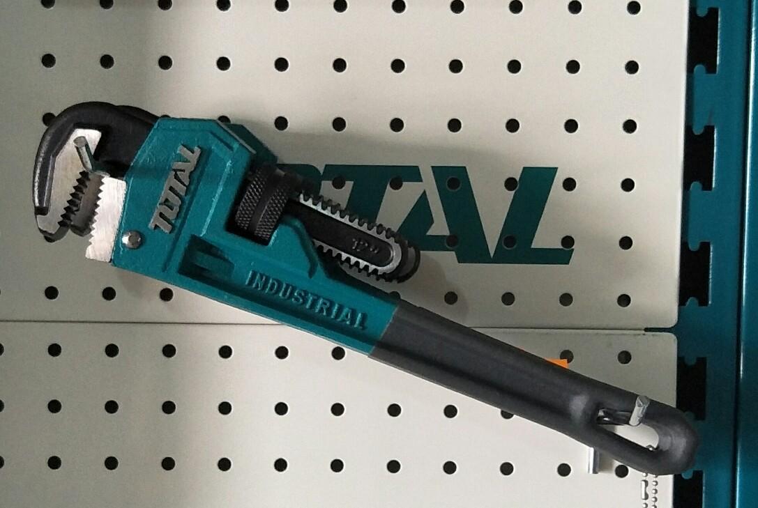 مفتاح مواسير توتال