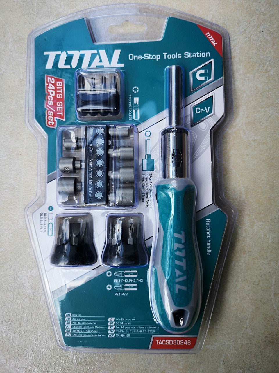 مفك اوتوماتيك مع راسيات عدد 24 توتال