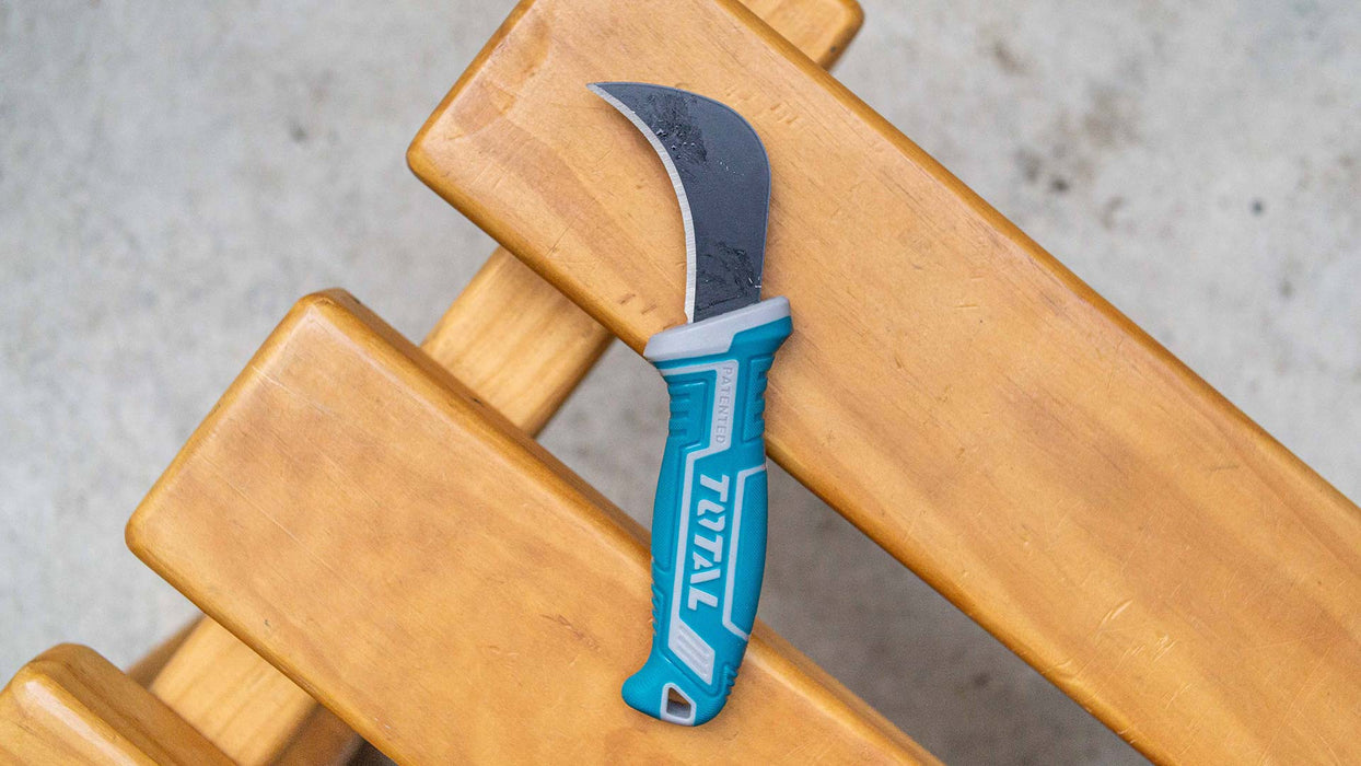 Total agricultural knife and hook