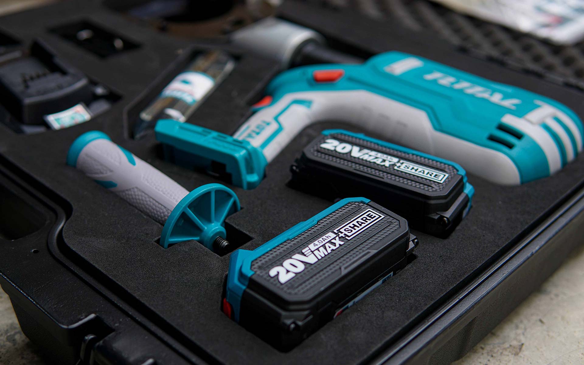 مقص كيبل هيدروليك شحن مع 2 بطارية 4 امبير وشاحن من Total - Smart Hack