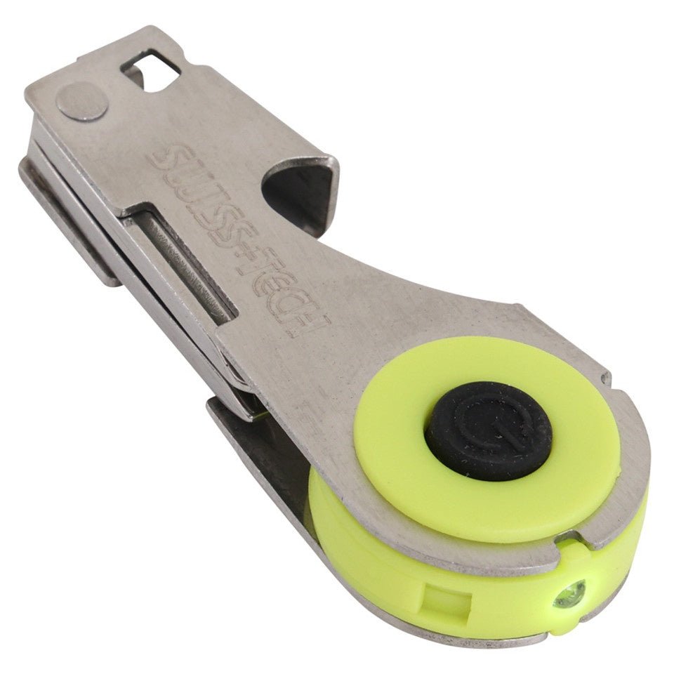 ميدالية مفاتيح متعددة الوظائف مع كشاف وفتاحة زجاجات – Swiss+Tech ST60392W | Swiss+Tech Key Light Driver with Bottle Opener ST60392W - Smart Hack