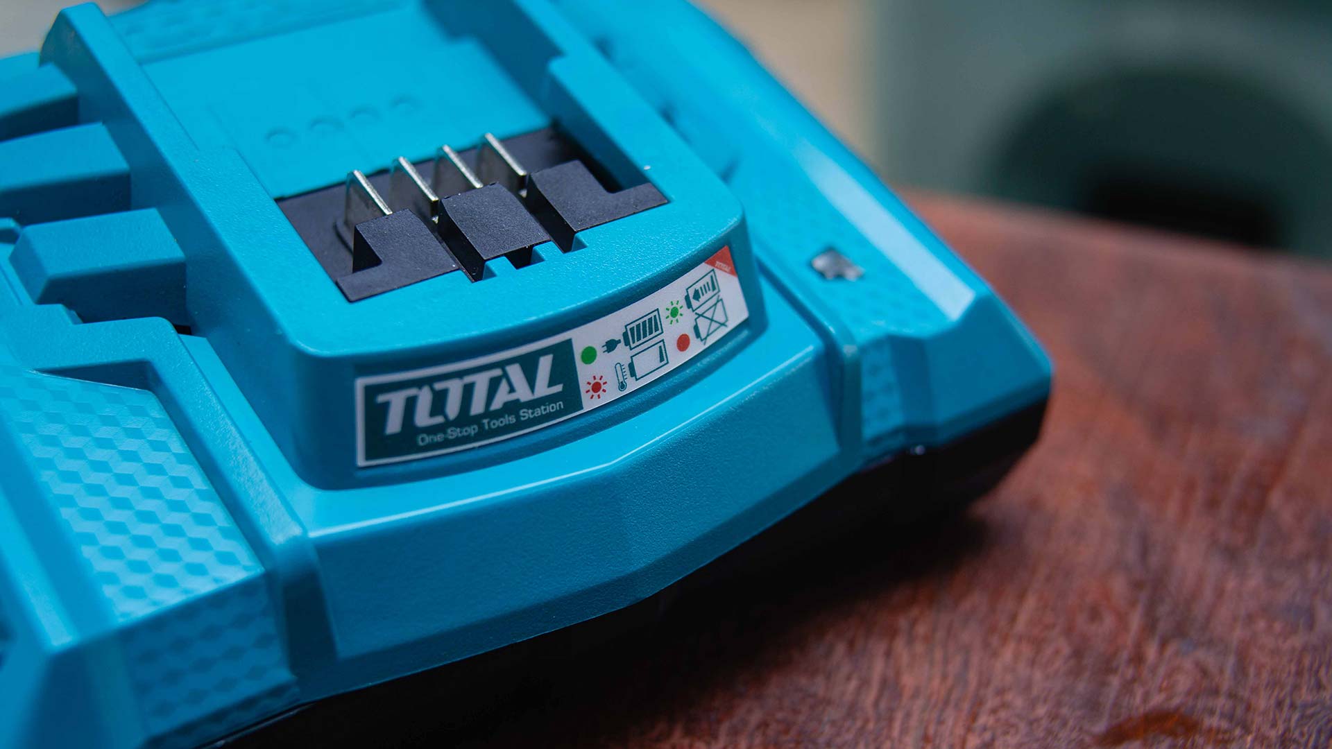 شاحن 20 فولت سريع من Total - Smart Hack