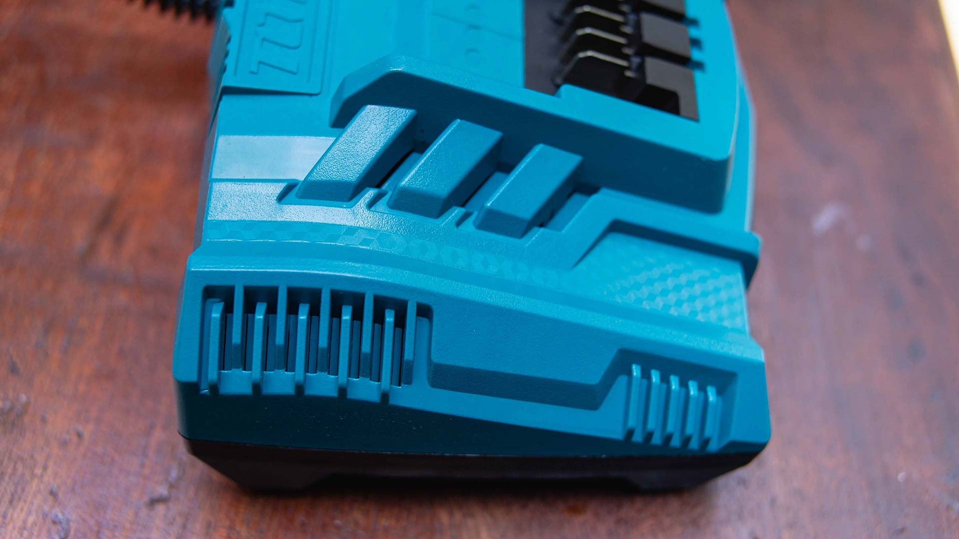 شاحن 20 فولت سريع من Total - Smart Hack