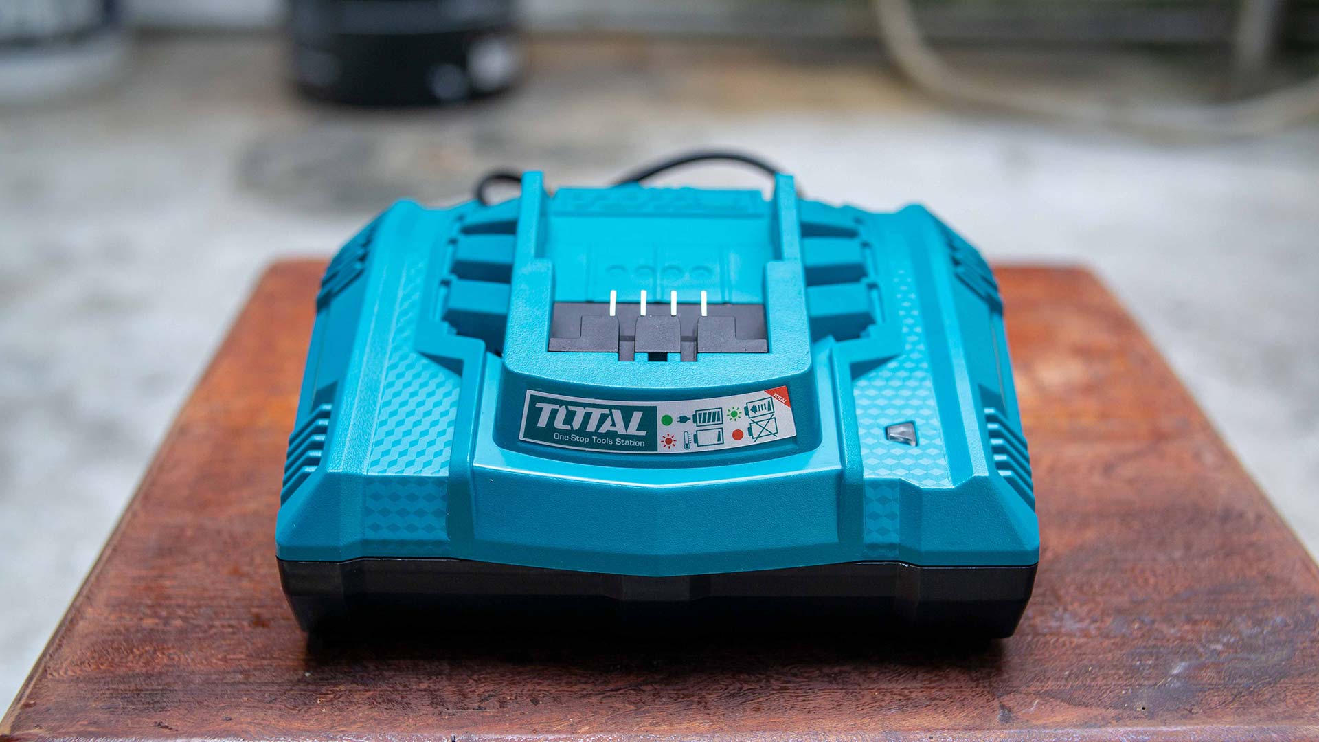 شاحن 20 فولت سريع من Total - Smart Hack