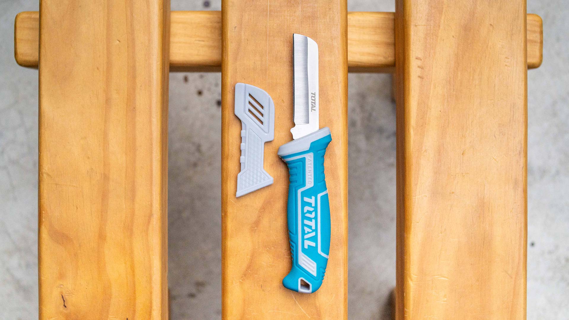 سكين كيبل مستقيم من Total - Smart Hack