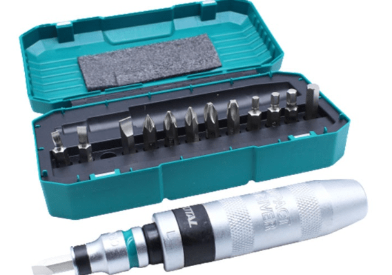 طقم مفك ضرب اتوماتيك مع راسيات من TOTAL - Smart Hack