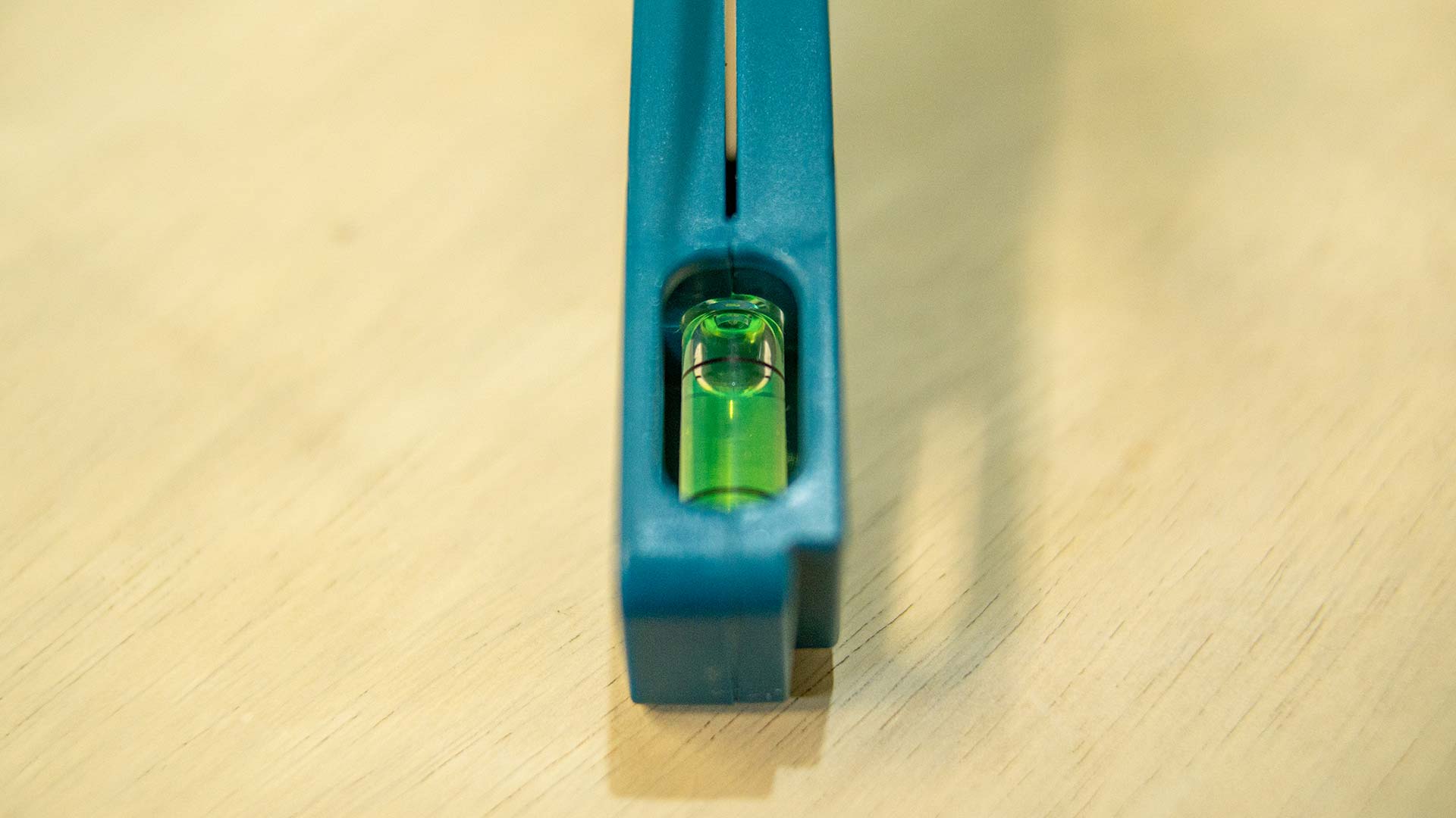 زاوية علام متحركة مع ميزان ماء 7" من Total - Smart Hack